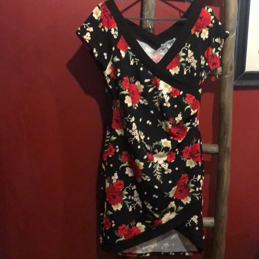 XL Almost famous floral dress
